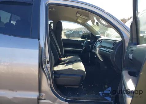 2017 Toyota Tundra Sr5 5.7L V8 из США, поврежденный, VIN 5TFUY5F12HX675004